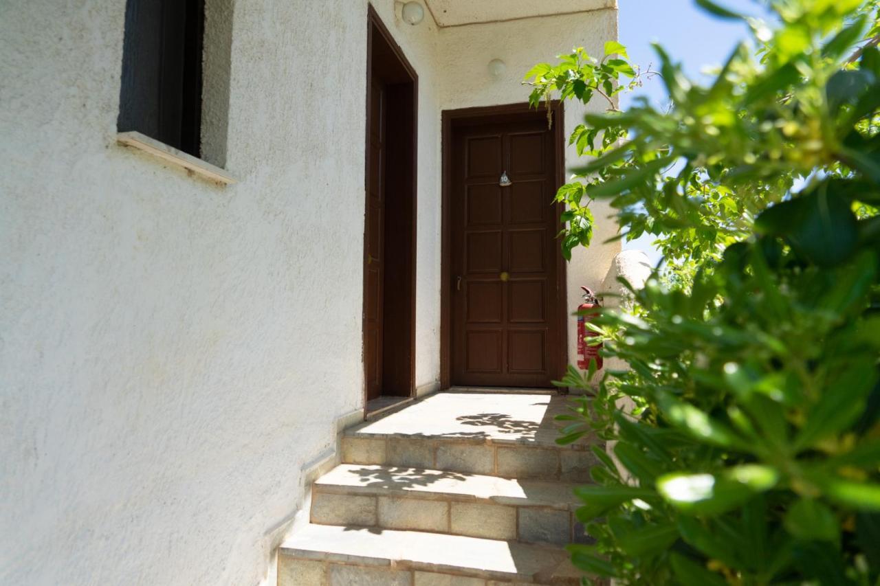 Chriselen Hotel Eleonas Exterior photo